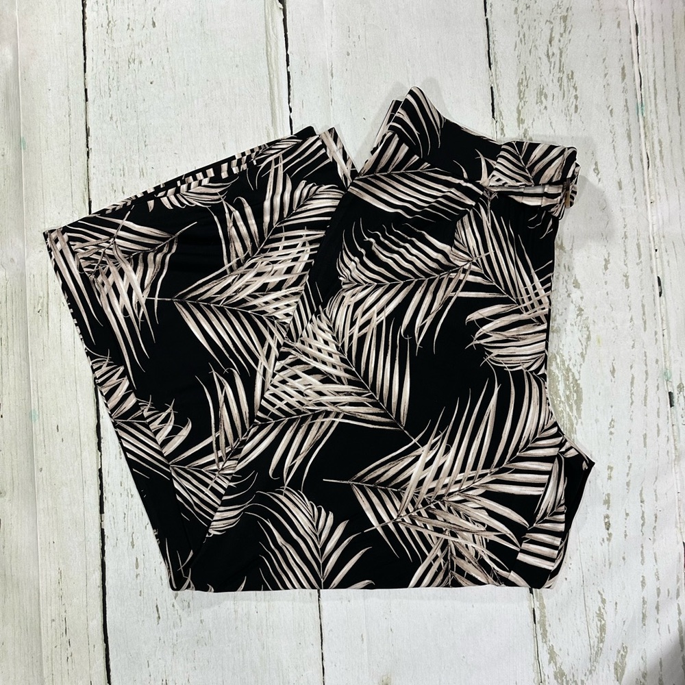 White House Black Market Size XL Jersey Knit Wide Leg Pants Black Floral